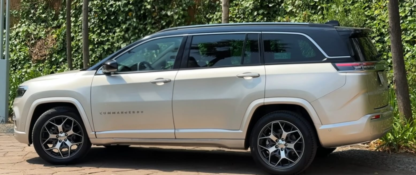 SUV de Lujo Foto 2
